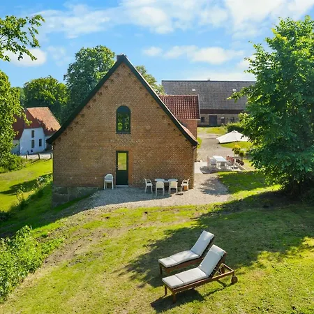 Brun - 1-5km From The Sea By Interhome Feriehus Tranekær