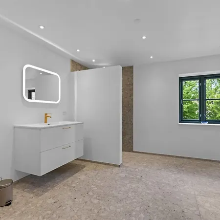 Brun - 1-5km From The Sea By Interhome Feriehus Tranekær