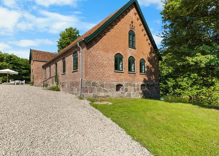 Brun - 1-5km From The Sea By Interhome * Tranekaer