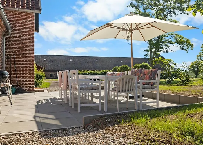 Holiday home Brun - 1-5km From The Sea By Interhome *