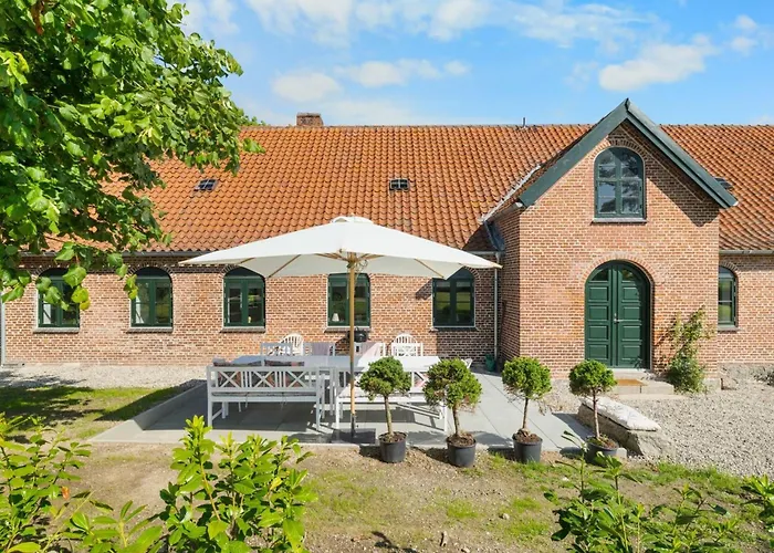 Brun - 1-5km From The Sea By Interhome